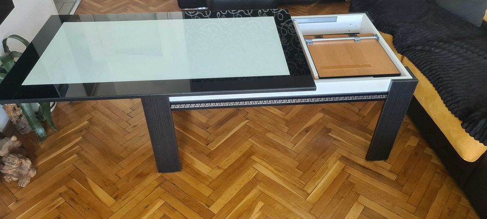 Версаче маса, разтегателна в перфектно състояние.(140х80 или 180х80)