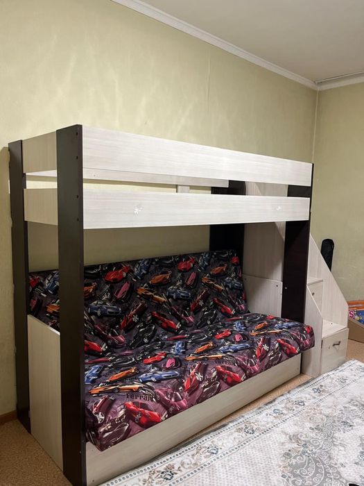 продам двухяростную кровать