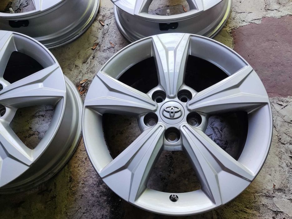 Тойота ЦХР 17 цола оригинални лети джанти - 5x114,3 Toyota CHR .