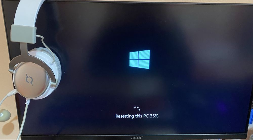 Vand monitor Acer 180hz.