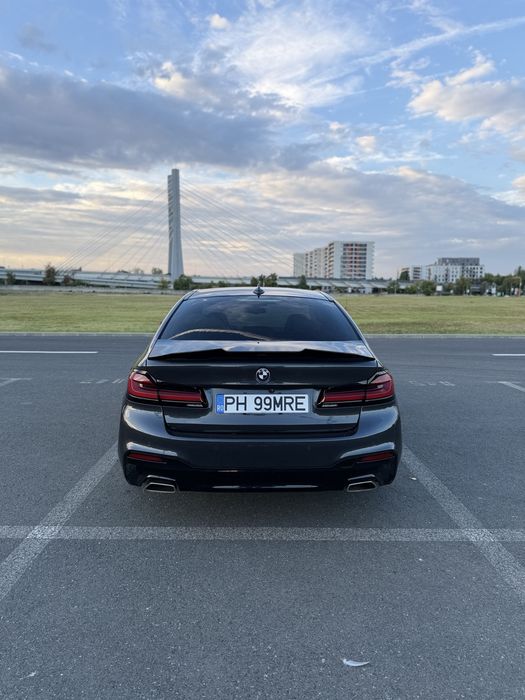 BMW G30 540i RWD