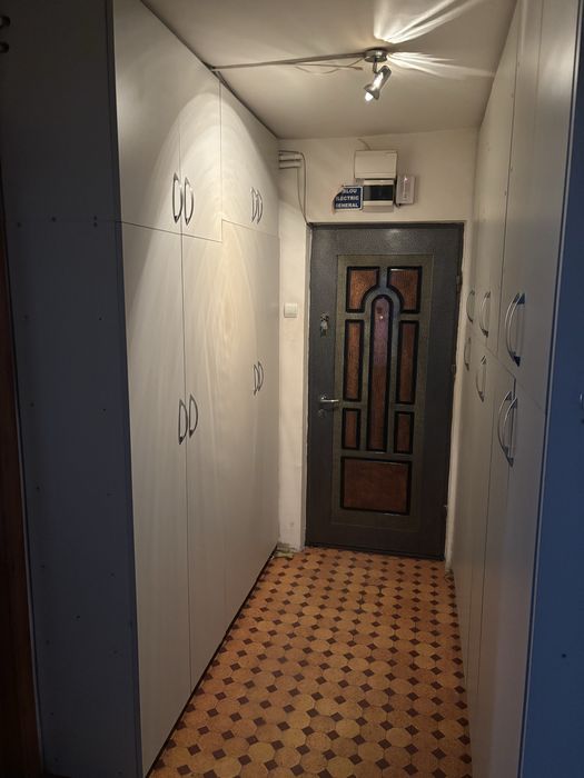 Inchiriez apartament