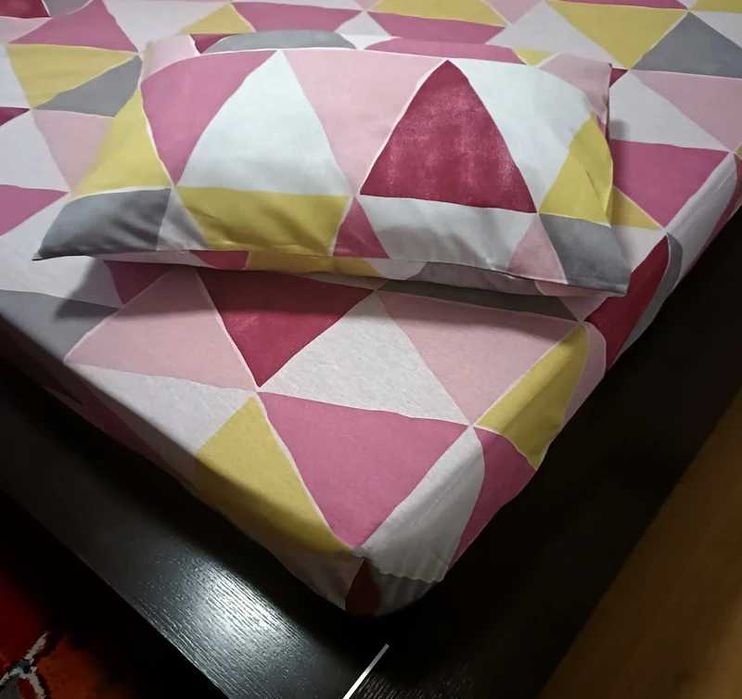 Cearsaf de pat cu elastic + 2 fete de perna
