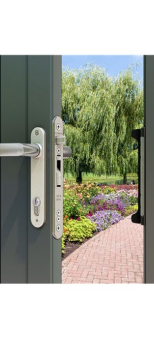 Montam Reglam Porți