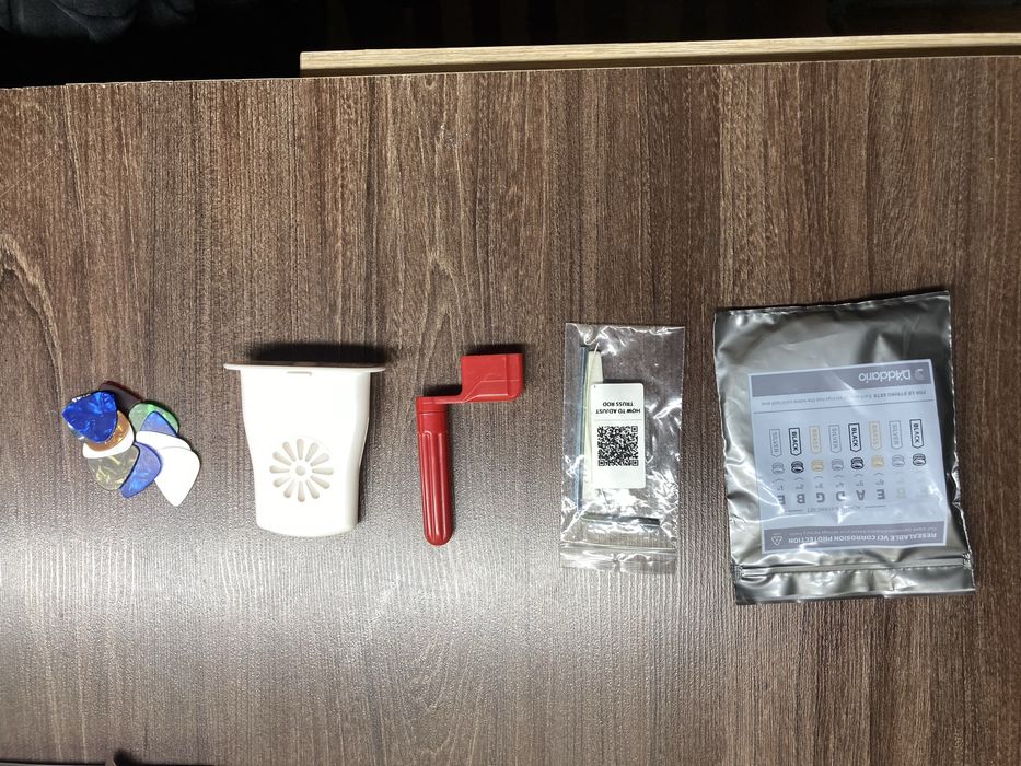 Продам гитрару cort ad880