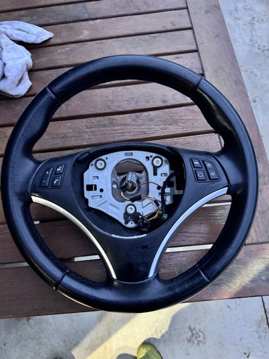 Volan Sport BMW E90 E91 E92 E93 E87 E82 E81 E88 X3