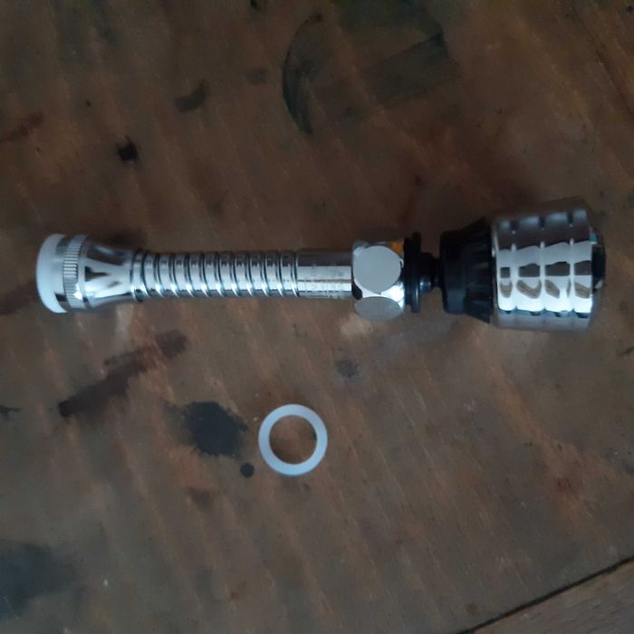 atasament flexibil pentru robinet