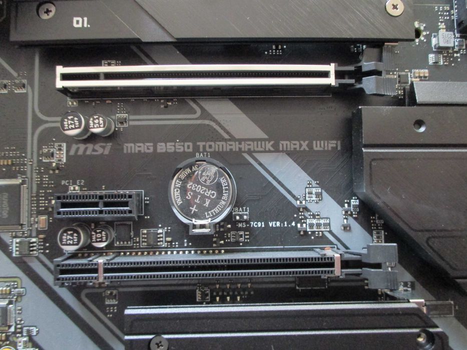 Дънна платка MSI MAG B550 TOMAHAWK MAX WIFI, сокет АМ4