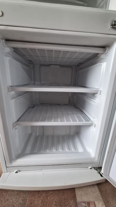 Продам б/у холодильник