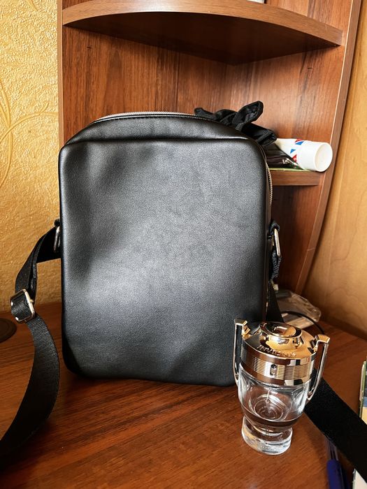 Кожанная сумка BOSS PARFUMS