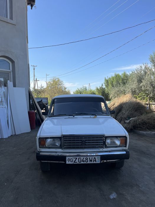 Vaz 2107 sotiladi