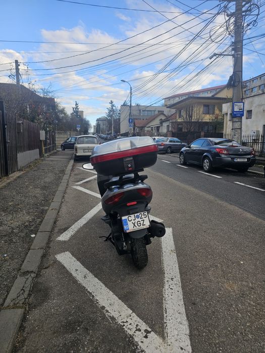 Vând scuter Malaguti Madison cat.B