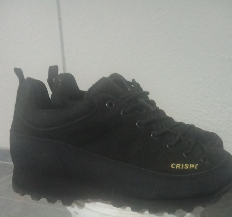 Ботинка CRispi  замшевые новый