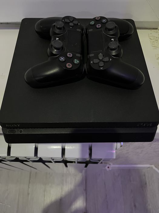 Playstation 4 slim