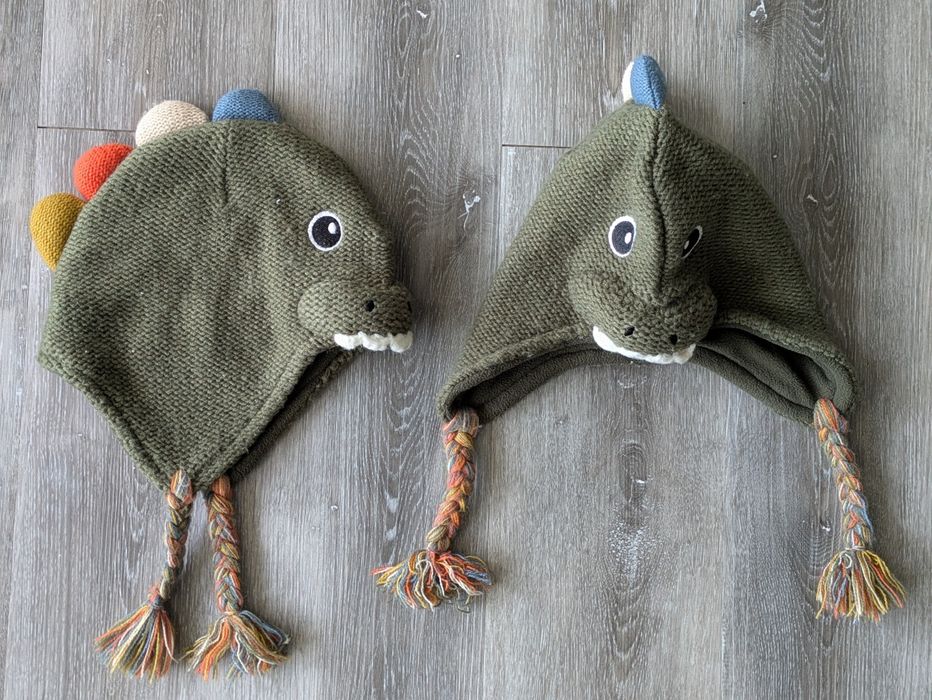 Шапка динозавър Mothercare