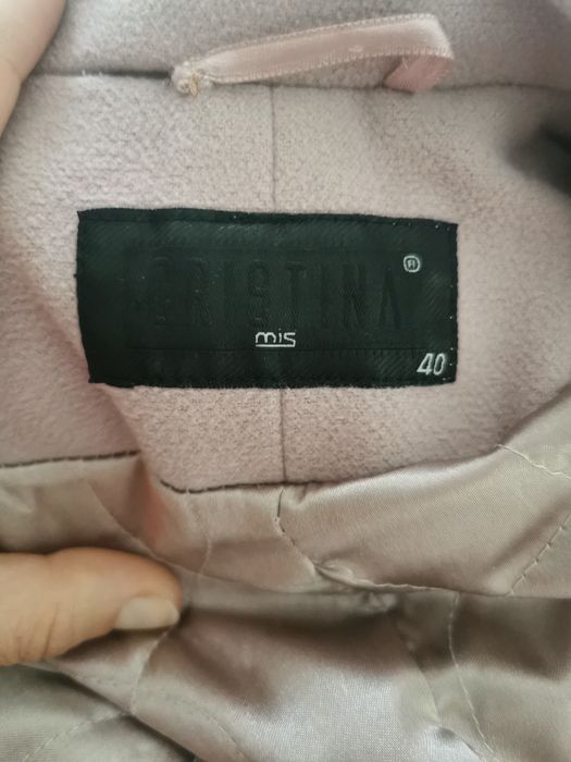 Vând palton de iarna scurt 80 % lână, 20 % cashmere