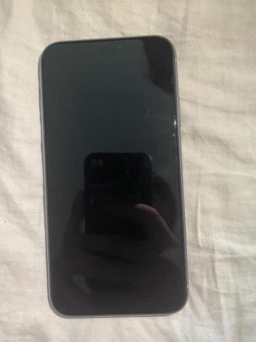 iPhone 11 в отличном состоянии