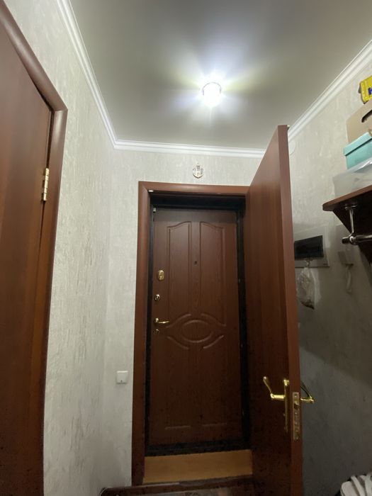 Продам 3 х комнатную -20 мкр