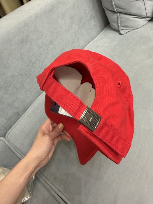 кепка от Tommy Hilfiger