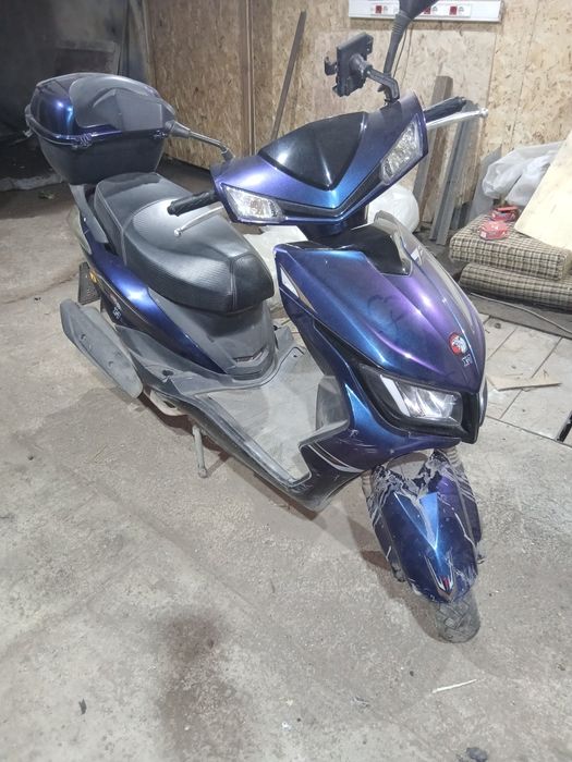 Продам скутер Х-7
