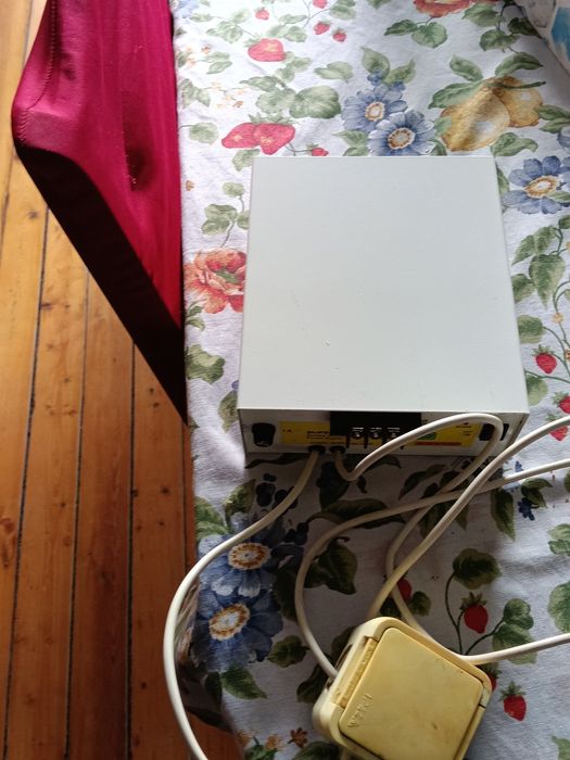 Устройството за непрекъсваемо захранване BUPS 100 pi