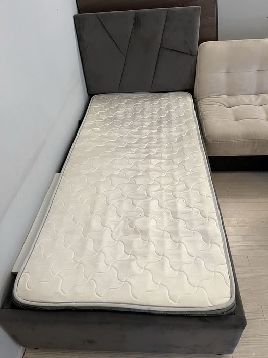 Продам 2 шт кровать срочно
