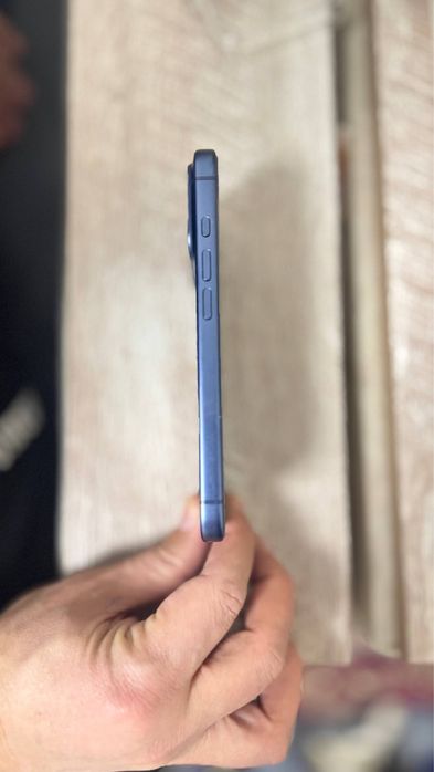 Iphone 17 pro blue