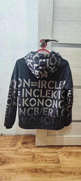 Продам куртку на осень