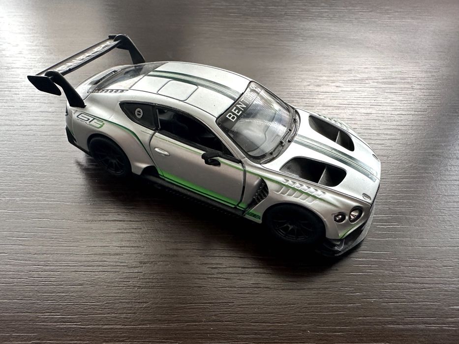 Метални колички Aston Martin & Bentley Kinsmart 1:36