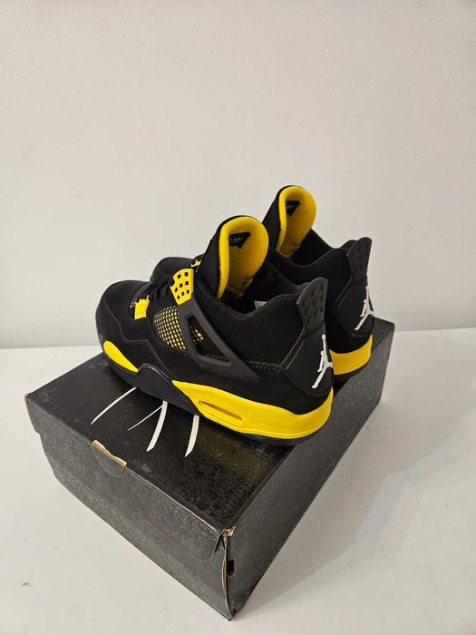 Air Jordan 4 Retro "Yellow Thunder"