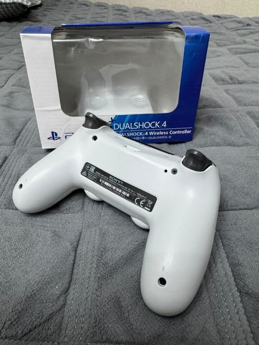 Геймпад Sony DualShock 4 (Белый) + коробка