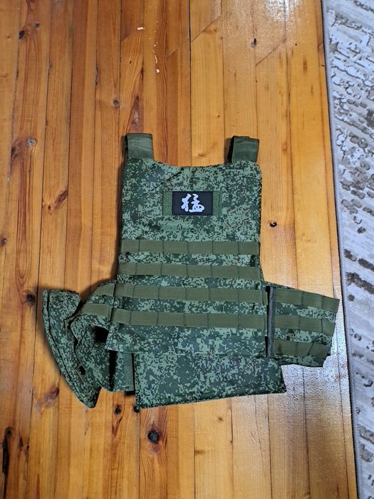 Тактическа жилетка