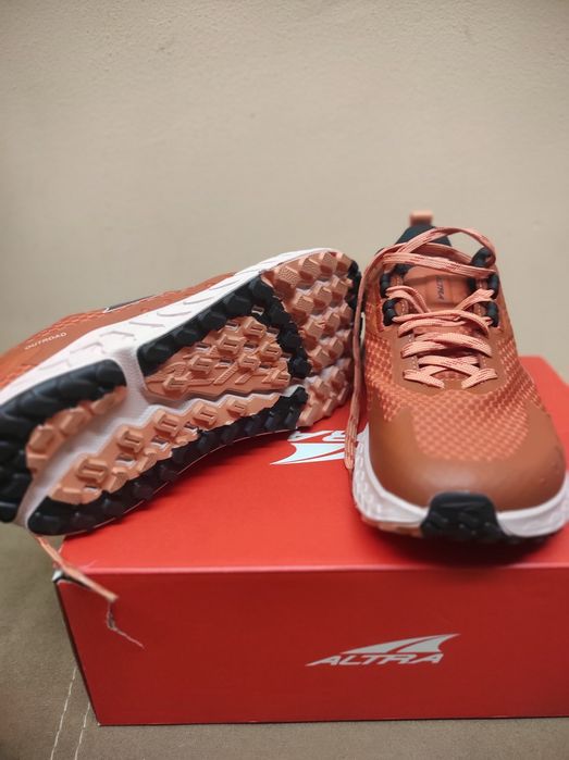 Маратонки Алтра  outroad