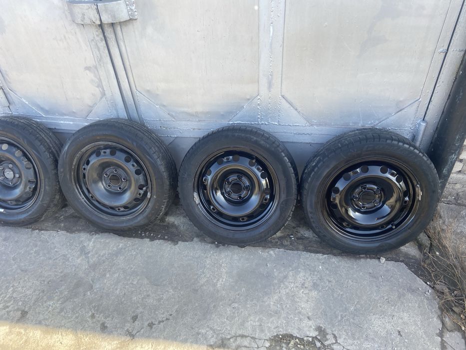 Продам Шины с дисками 185/60R15