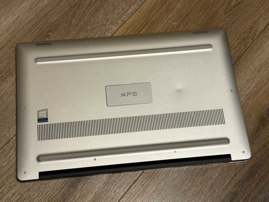 Dell XPS 9570 i7/32RAM/512GB SSD/4k touchscreen