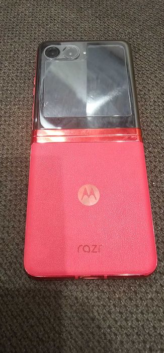 Motorola RAZR 40 Ultra розов
