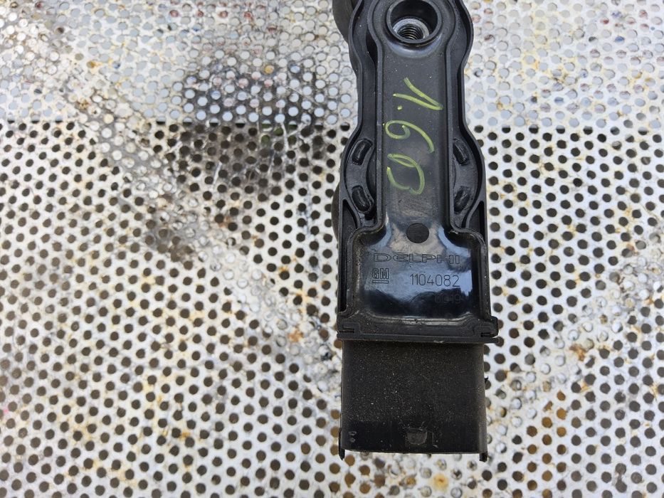 Bobina inducție Opel astra h 1.6 Opel Zafira B Corsa d Vectra C cod 1104082