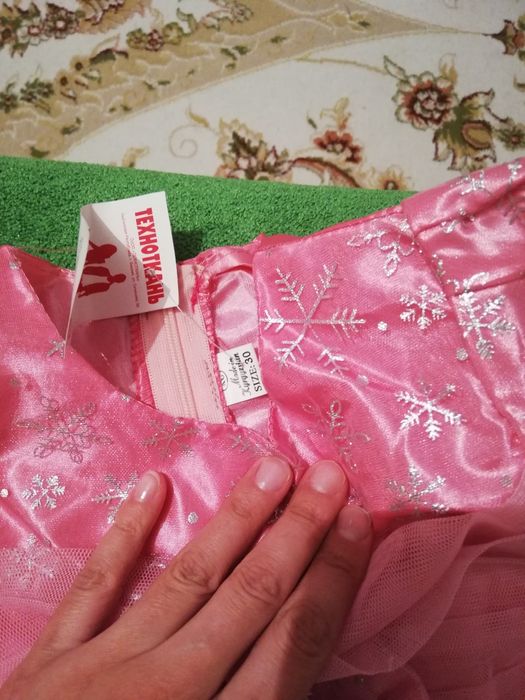 Продам платье для девочки, новогодняя