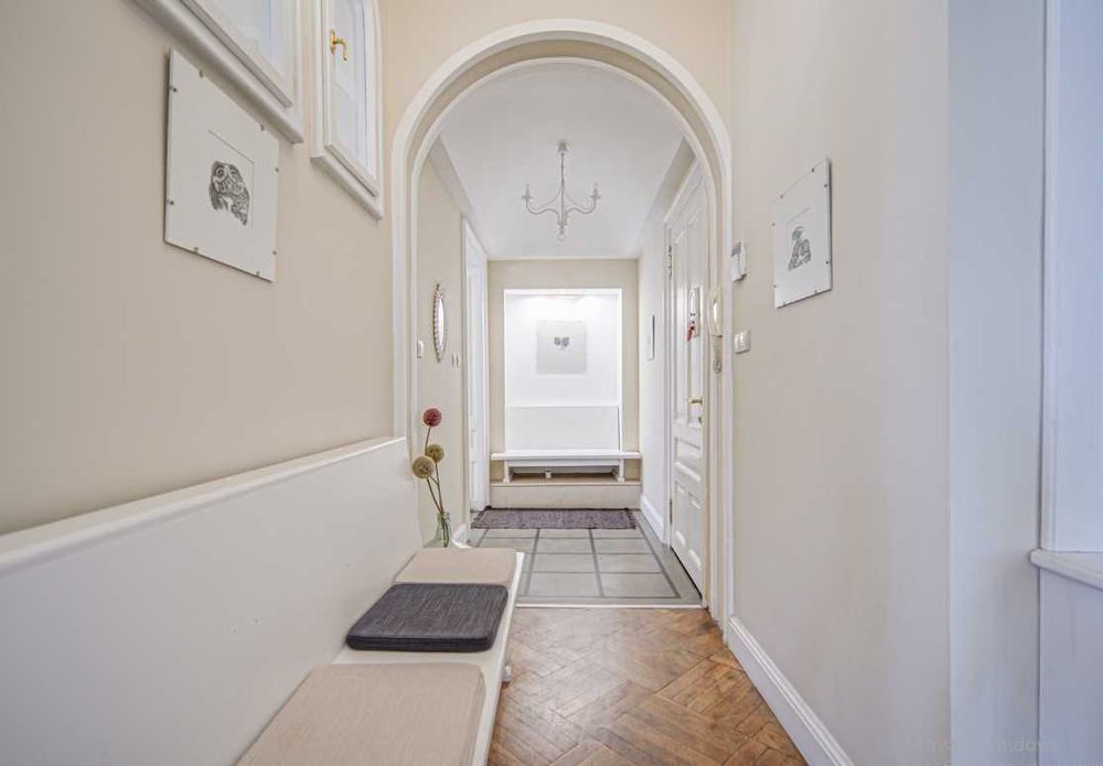 Дава се под наем Двустаен апартамент в Пловдив, Център - 80 кв.м за 448.8 € - Снимка #6