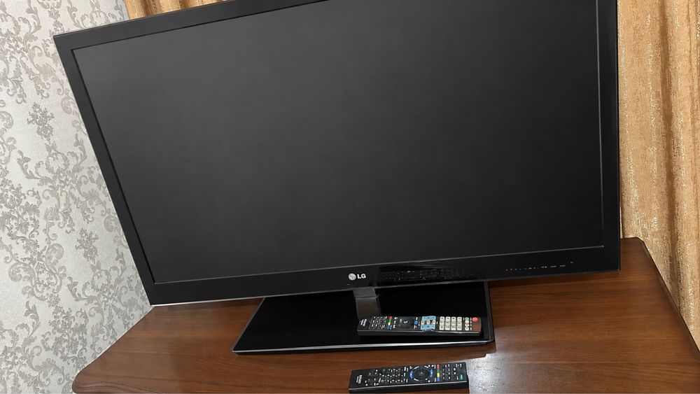 Телевизор LG 42” Full HD Б/У в отличном состоянии.Торг вполне уместен.