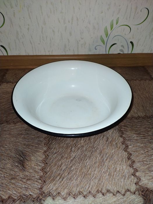 Продам чашку эмалированная