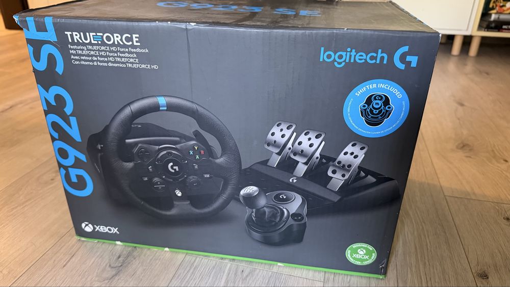 Logitech G923 TrueForce + Shifter за Xbox и PC, пълен комплект