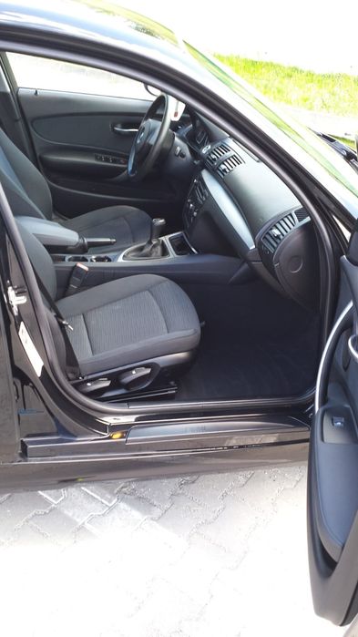 Vând BMW 116d an 2010, model din gama BMW Seria 1 E87
