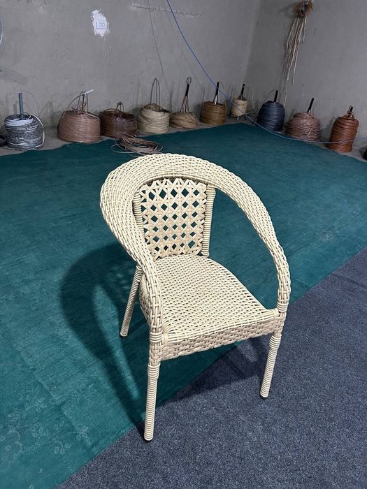 Ratan toʻqma stol stullar
