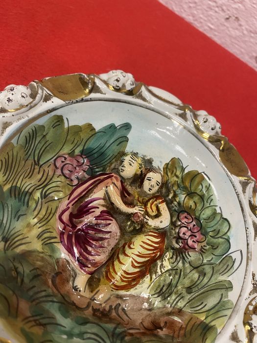 Голям италиански пепелник и купа на каподимонте