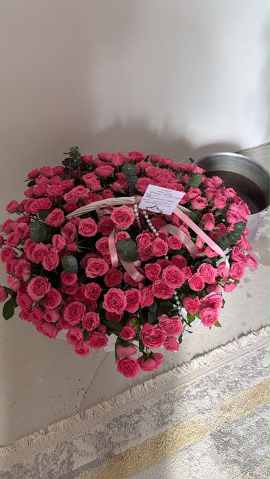 Свежие кустовые розы