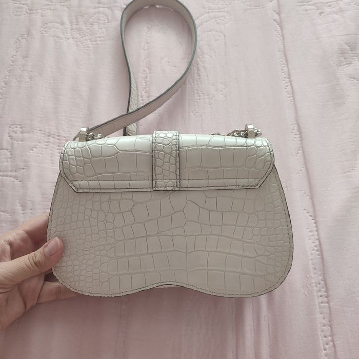 Дамска чанта Guess