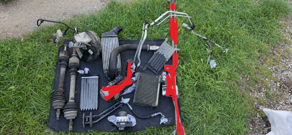 Продавам части от пежо 307 хечбек преди фейслифт 1.6HDI 109к.с