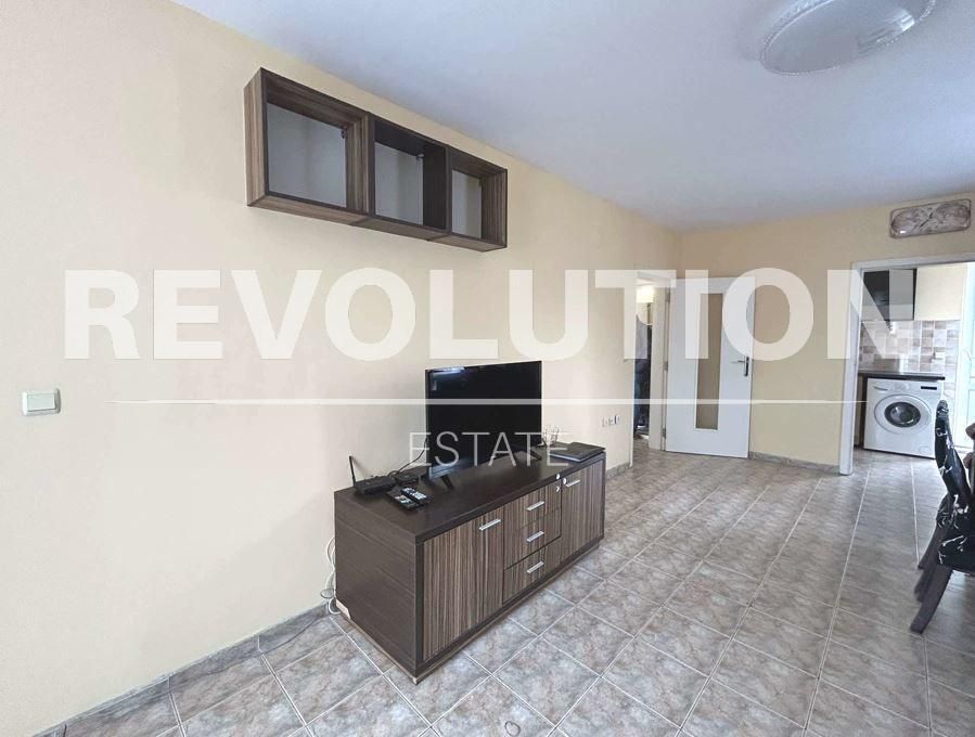 Дава се под наем Двустаен апартамент в Варна, Бриз - 60 кв.м за 498.27 € - Снимка #2