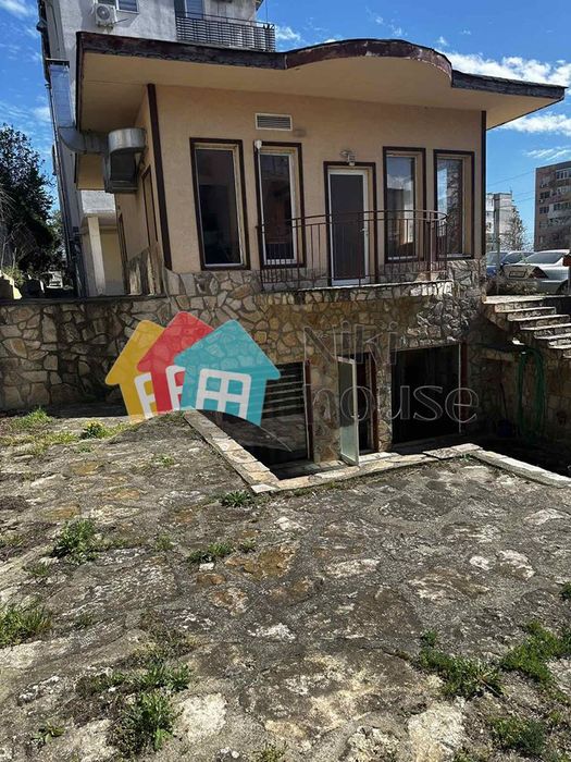 Продава се Заведение в Варна, Възраждане 1 - 360 кв.м за 1084 €/кв.м - Снимка #2